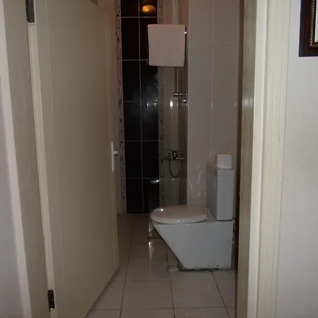 Hotel Ercan 2*